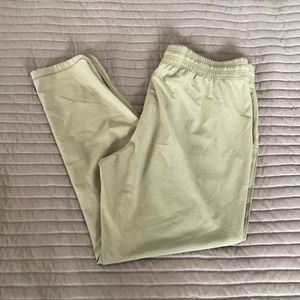 Green size medium gap fit pants